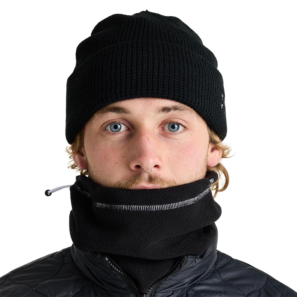 Yuki Threads Neck Doona - Black
