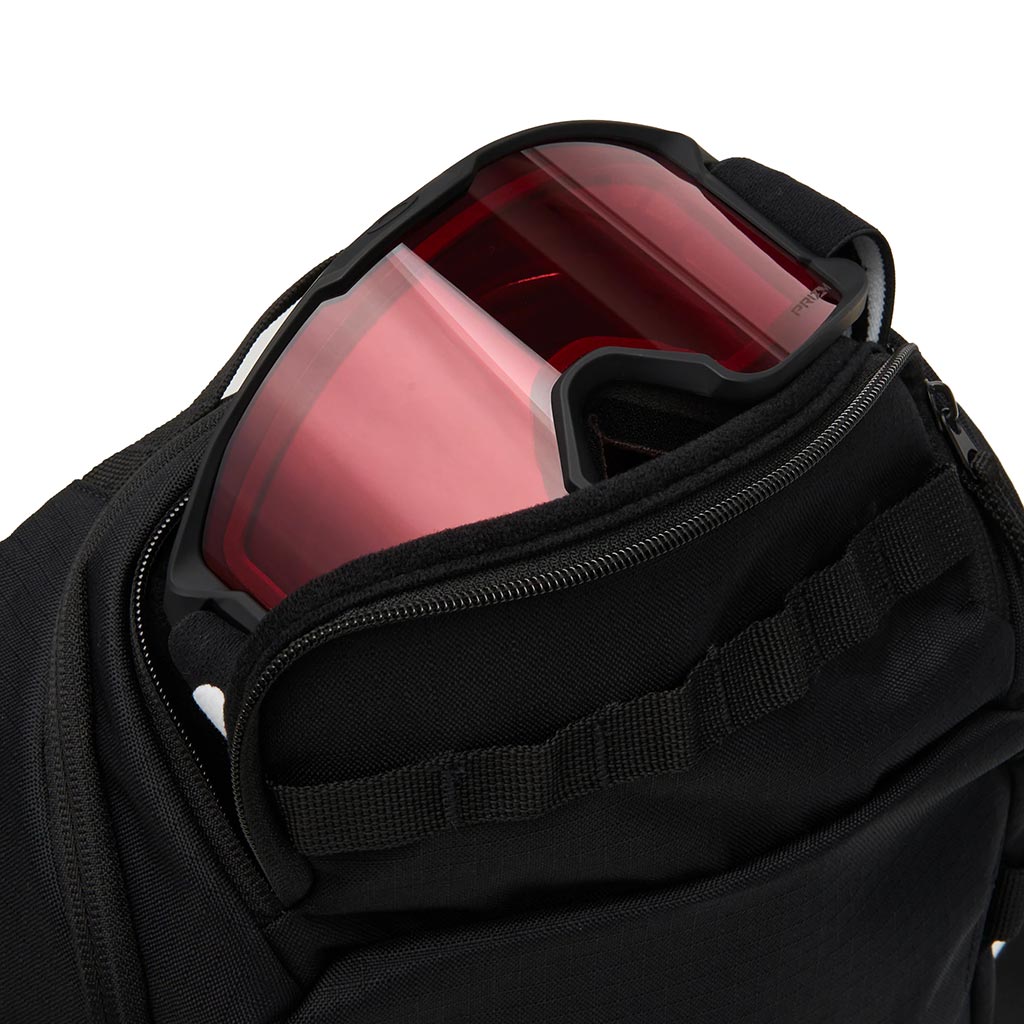 Oakley 2025 Peak RC 18L Backpack - Blackout